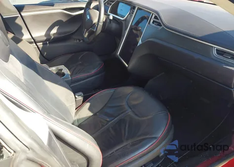 2013 Tesla Model S Performance z USA, uszkodzony, nr VIN 5YJSA1CP4DFP13611